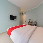 Reddoorz Plus Near Surapati Core