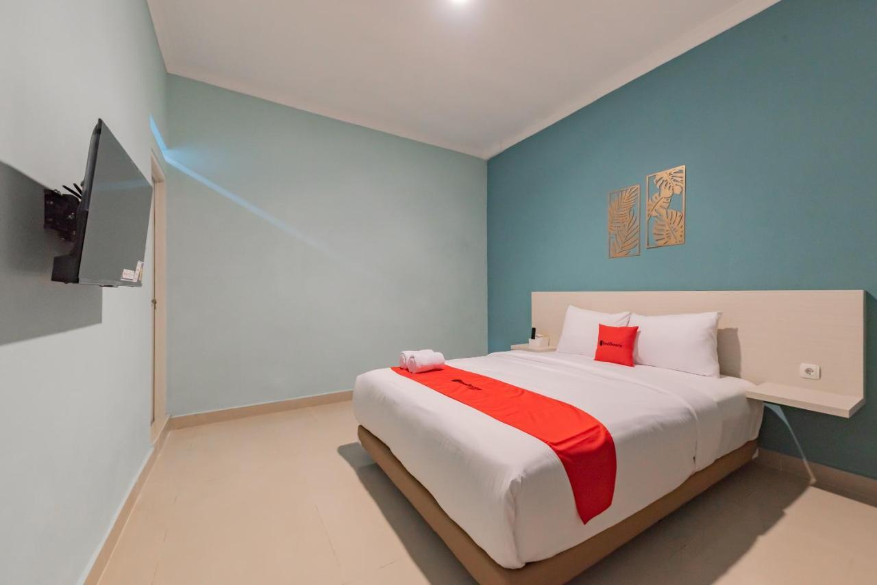 Reddoorz Near Surapati Core 2*