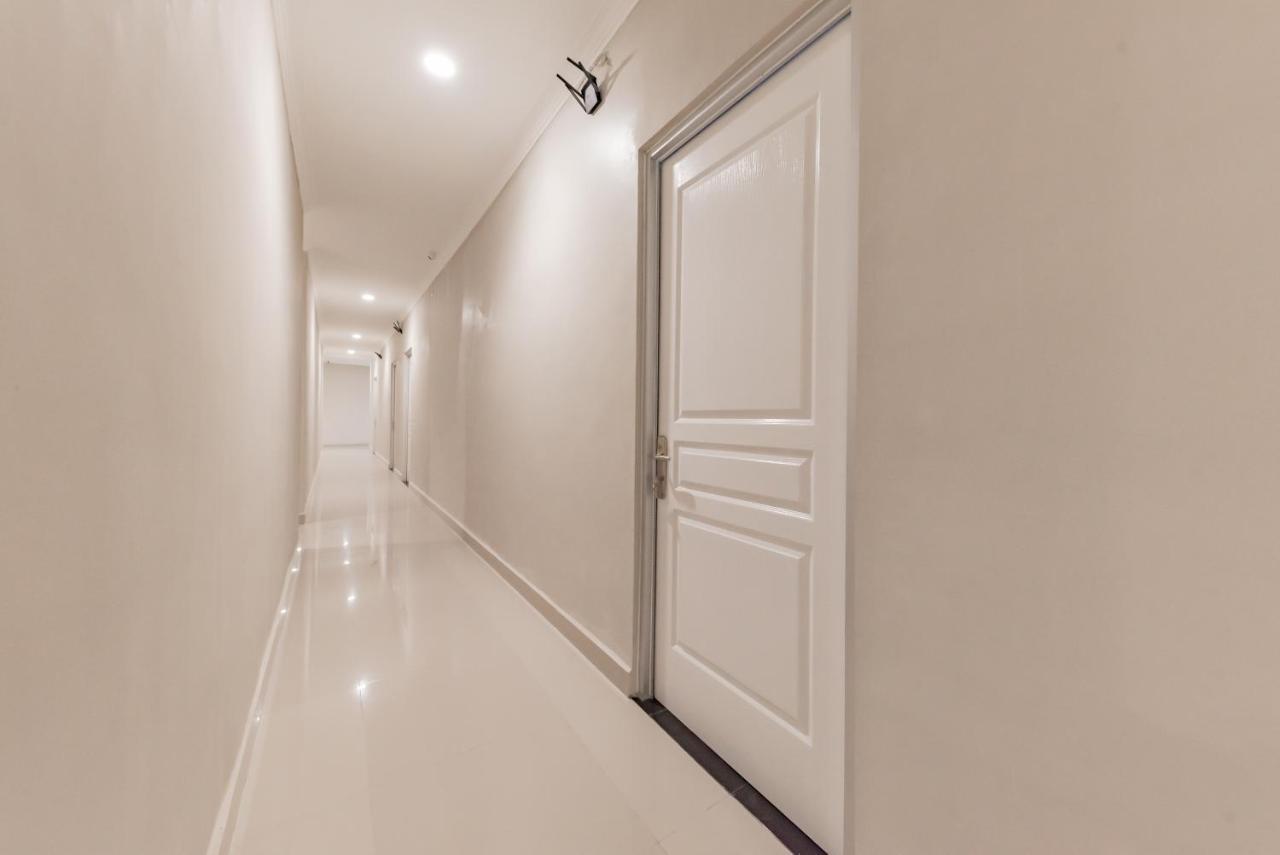 Reddoorz Near Surapati Core Hotel 2*